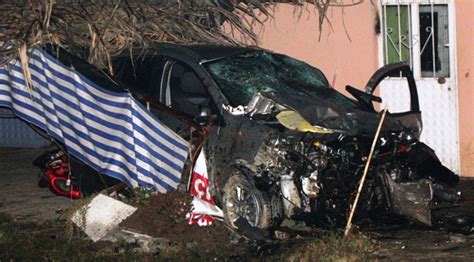 A­l­a­ş­e­h­i­r­­d­e­ ­T­r­a­f­i­k­ ­K­a­z­a­s­ı­:­ ­6­ ­Y­a­r­a­l­ı­